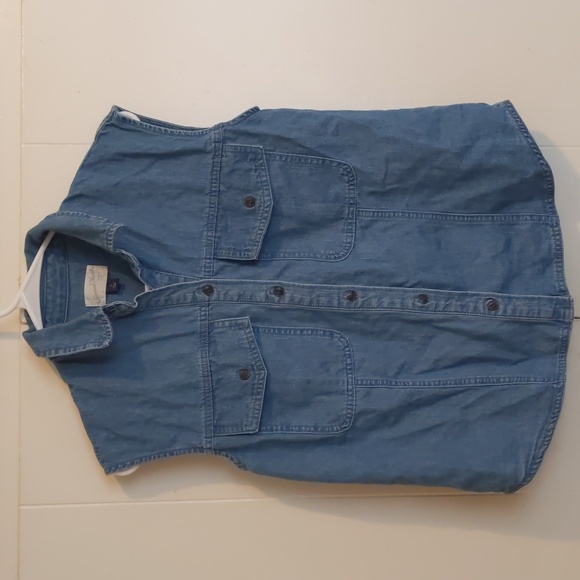 Universal Thread Sleeveless Denim Collared Button Down shirt - Picture 2 of 3